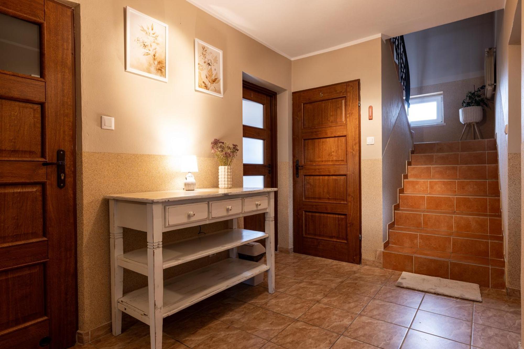 Apartament Gosciniec Laworta Ustrzyki Dolne Zewnętrze zdjęcie